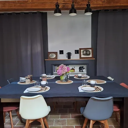 Le Pigeonnier De Pauly Oda ve Kahvaltı Mirabel (Tarn-et-Garonne)