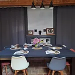 Le Pigeonnier De Pauly Oda ve Kahvaltı Mirabel (Tarn-et-Garonne)